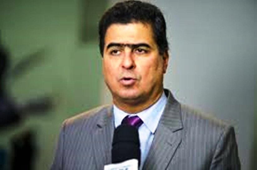 Mesmo com rejeição alta, Emanuel decide ser candidato e terá Stopa como vice na chapa