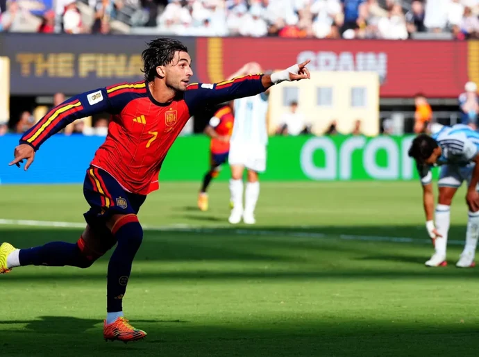 Espanha domina, bate Argentina na prorrogação e é bicampeã da Copa do Mundo