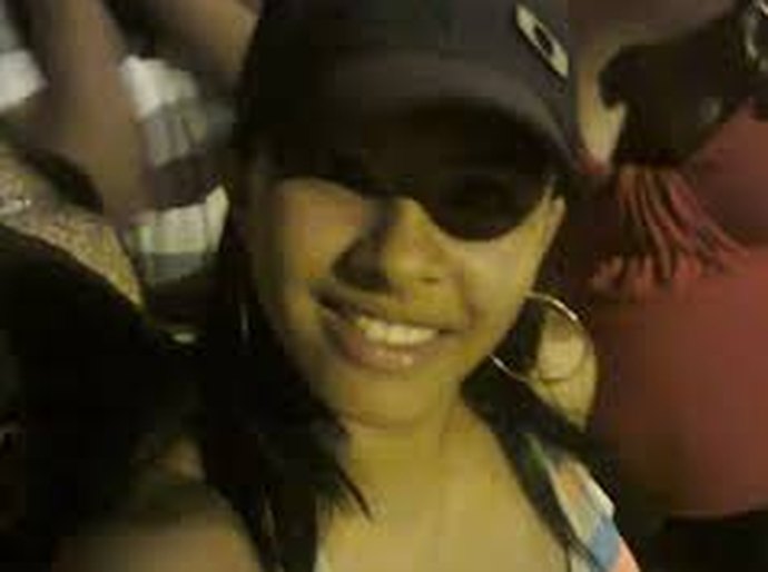 Mulher de 21 é encontrada seminua e morta em Cuiabá; Corpo estava embaixo de materiais de construções