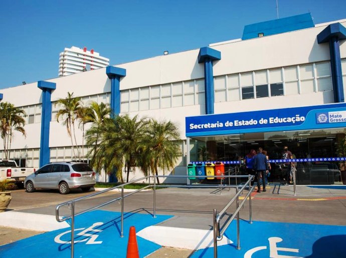 Seduc fará enquete para definir modelo do novo uniforme dos alunos de MT