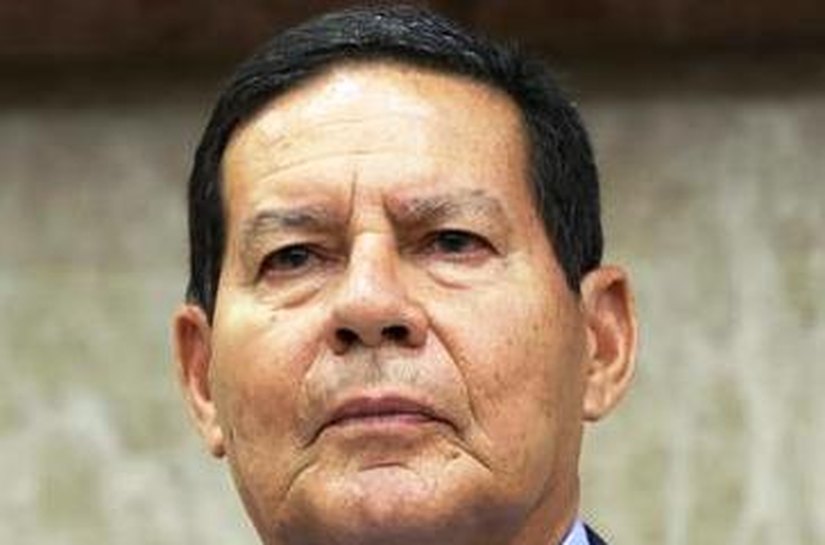 Forma de impedir radicalismos, diz Mourão sobre decreto que impede manifestações