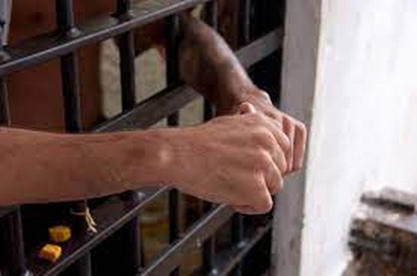População carcerária: 5 mil cidades têm menos moradores do que o total de presos no Brasil; 1 em cada 4 não foi julgado