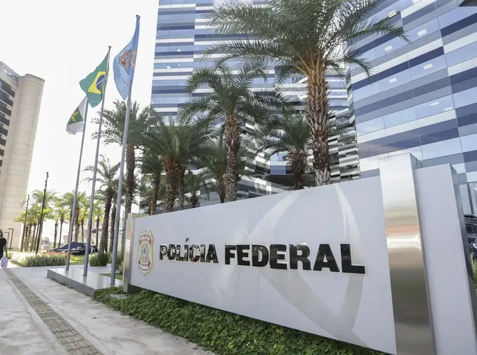 Em ação com a Interpol, PF prende em Dubai hacker do caso Banco Master