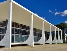 Após fuga de ex-diretor da PRF, Moraes ordena prisão domiciliar de outros 10 condenados por golpe: o que se sabe