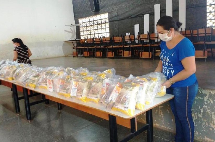 Governo de MT distribui 361 mil kits de alimentação escolar às famílias de estudantes da rede estadual
