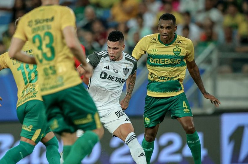 Atlético goleia o Cuiabá por 3 a 0 e Dourado ainda é o lanterna do brasileirão