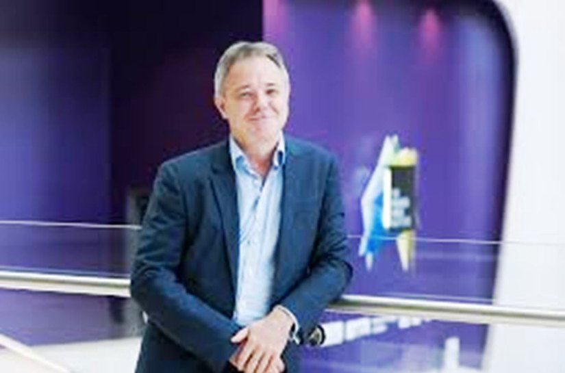 “Se vacinarmos 20% ou 30% da população de cada país poderemos voltar à normalidade”