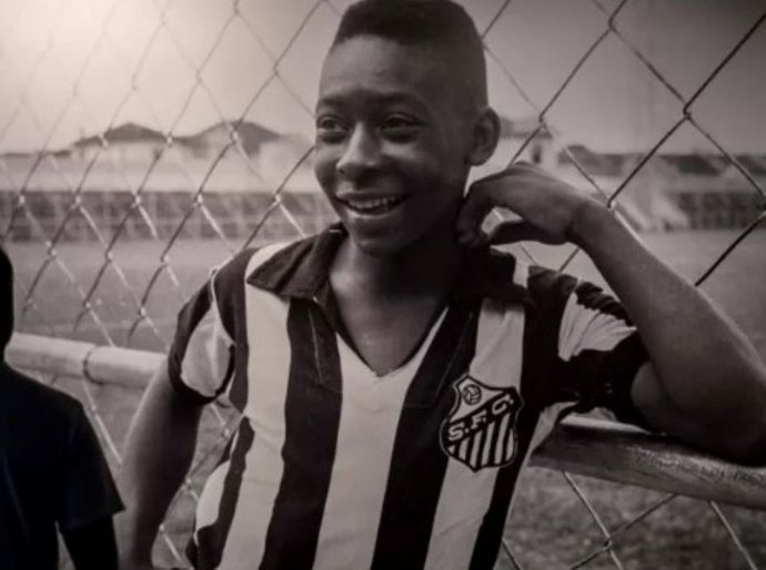 Morre Pelé: como o rei do futebol 'expulsou' um juiz e outras 9 histórias pouco conhecidas