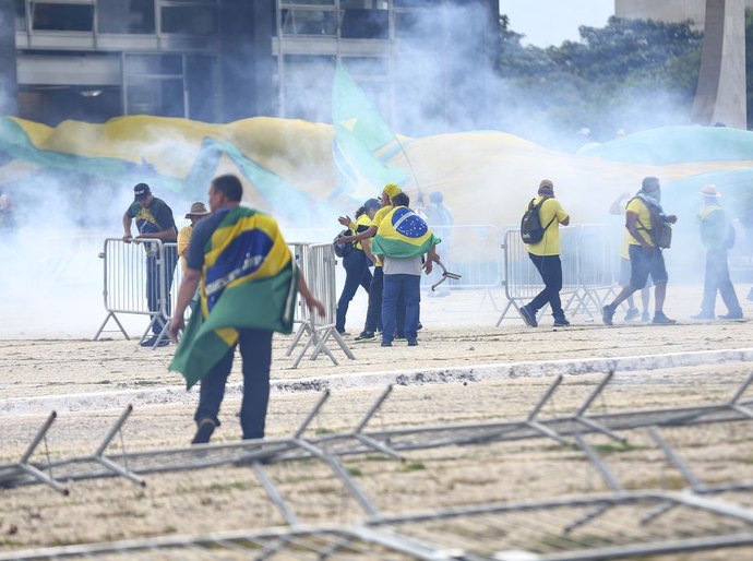 PF prende suspeito de participação em atos terroristas de 8 de janeiro
