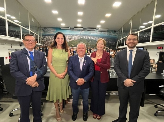 Câmara entrega Moções de Aplausos a advogados de Cuiabá