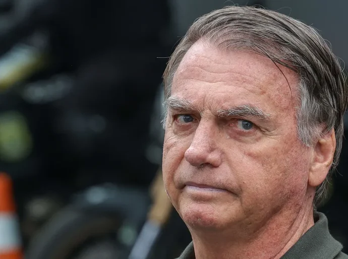 Moraes autoriza Bolsonaro a fazer festa de aniversário em casa para filha