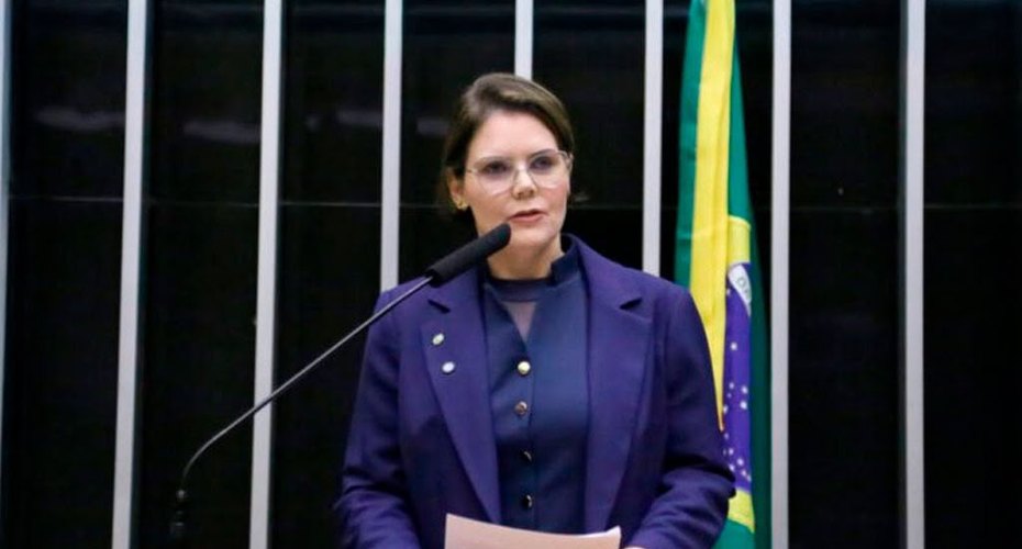 Coronel Fernanda acusa Judiciário de proteger Lula e dispara após cancelamento de debate: “Flávio tem que ganhar no 1º turno