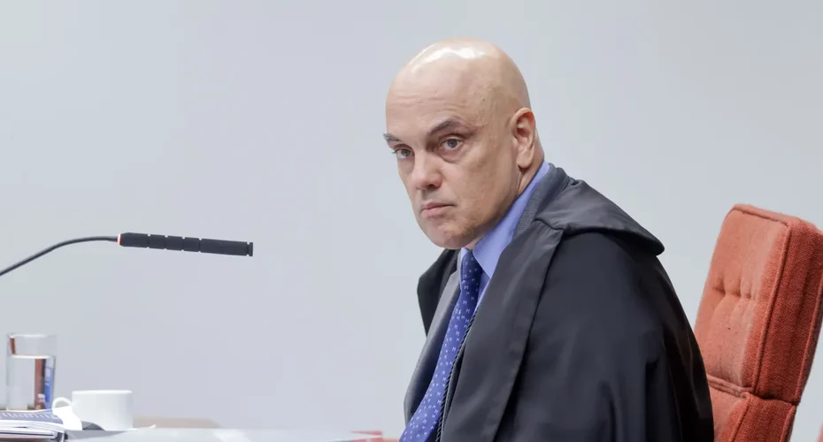 Moraes vê desvio de finalidade e anula sindicância do CFM sobre Bolsonaro