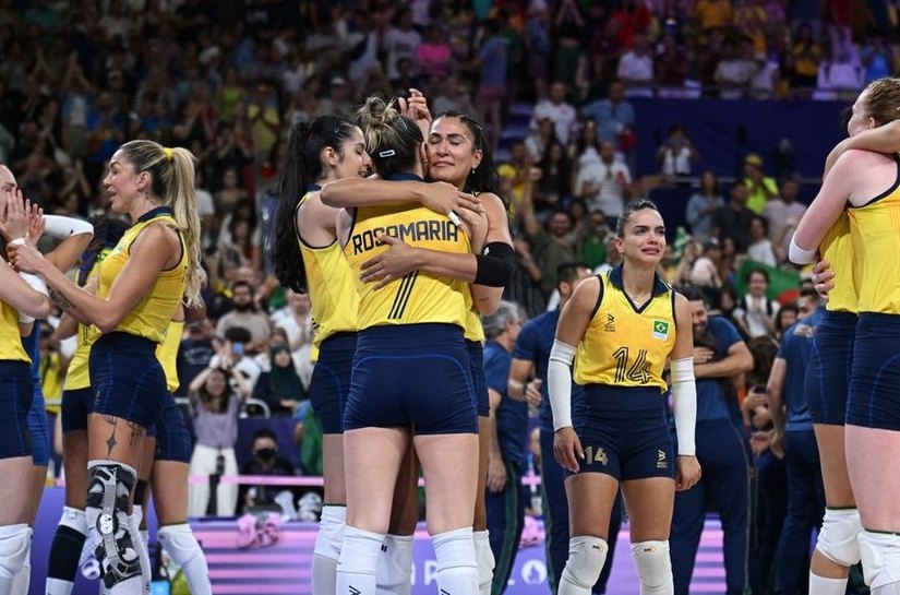 Brasil supera Turquia e conquista bronze no vôlei feminino em Paris