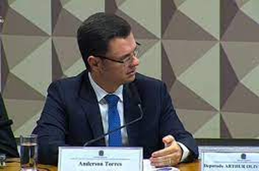 Torres diz que não havia 'indícios' prévios da violência que ocorreria nos atos de 8 de janeiro: 'Só se caísse uma bomba'