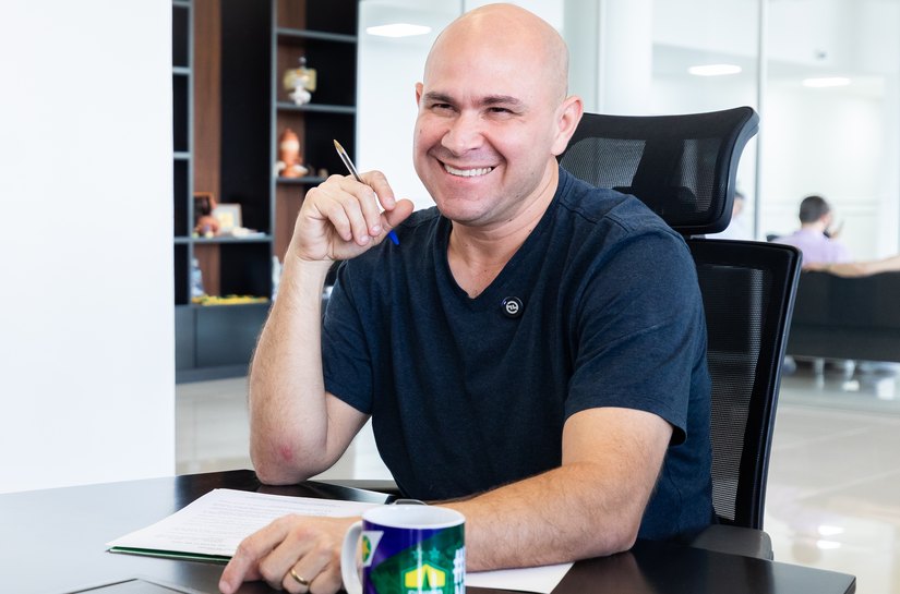 Prefeito Abílio anuncia pacote de R$ 112 milhões e promete asfalto em bairros esquecidos de Cuiabá