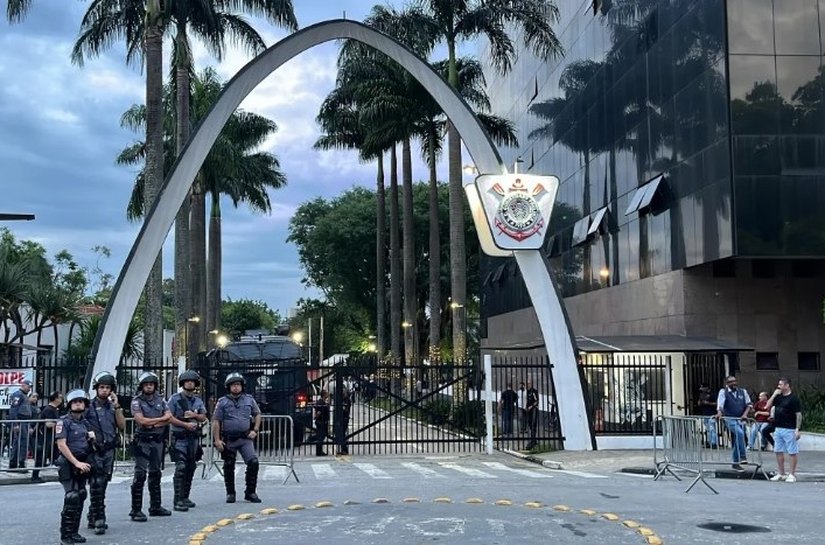 Gaviões da Fiel convoca presença da torcida para votação de impeachment