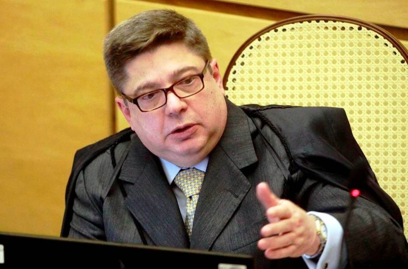 Ministro do STJ notifica presidente do TCE para que forneça dados de 15 linhas telefônicas de conselheiros afastados por corrupção