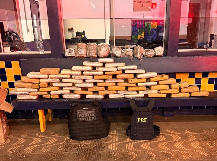 PRF e Força Tática apreendem 73 kg de skunk após perseguição em Rondonópolis,MT