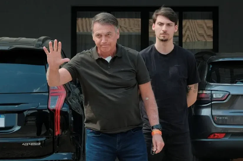 Alexandre de Moraes cobra esclarecimento sobre 'demora' de Bolsonaro na saída de hospital
