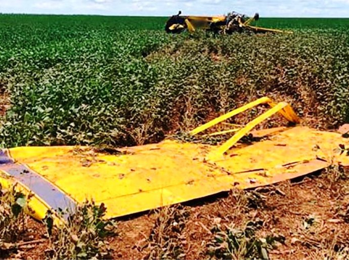 Avião agrícola cai em plantação de soja no município de São Félix do Araguaia