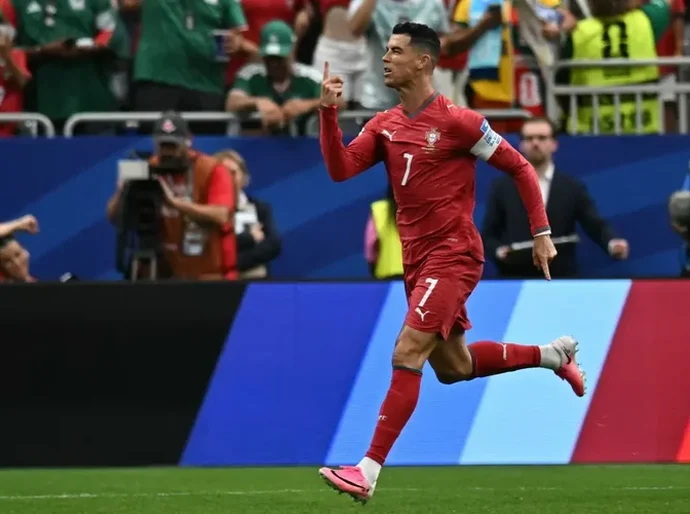 Com show de Cristiano Ronaldo, Portugal vence o Uzbequistão na Copa do Mundo
