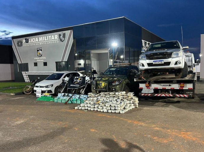 Forças de segurança apreendem 376 quilos de drogas e quatro armas de fogo; prejuízo ao crime de R$ 5 milhões