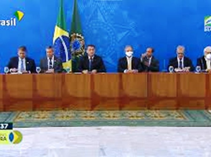 ICMS: Governo propõe mudar ou fixar valor para reduzir preço dos combustíveis