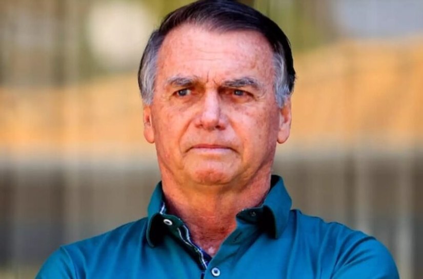 Médicos vão reavaliar Bolsonaro na segunda sobre procedimento contra soluço