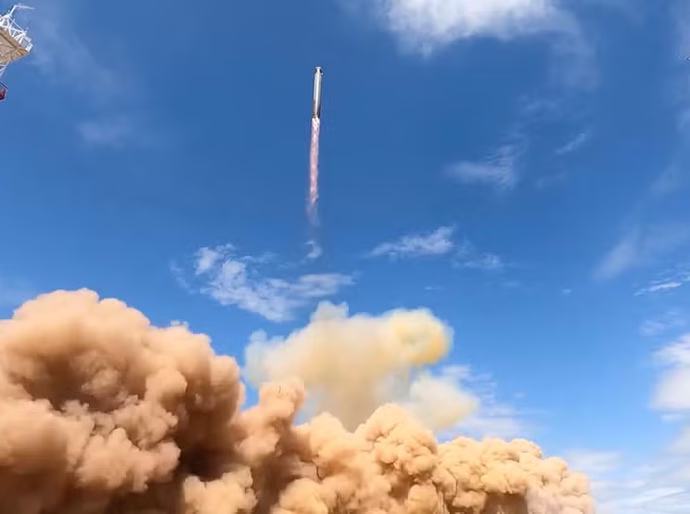 Rússia faz teste final de míssil com alcance de 35.000 km, chamado de 'Satanás' pela Otan