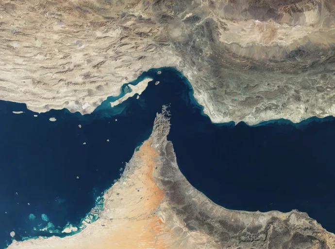 Irã inicia instalação de minas no Estreito de Ormuz, dizem fontes