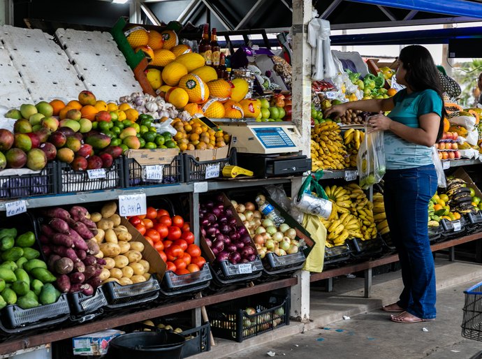 Prefeitura de Cuiabá convida feirantes e população para programação cultural no Mercado do Porto