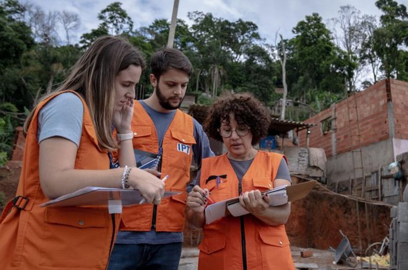 O que são os 'caçadores de risco' e como eles trabalham nos morros de SP