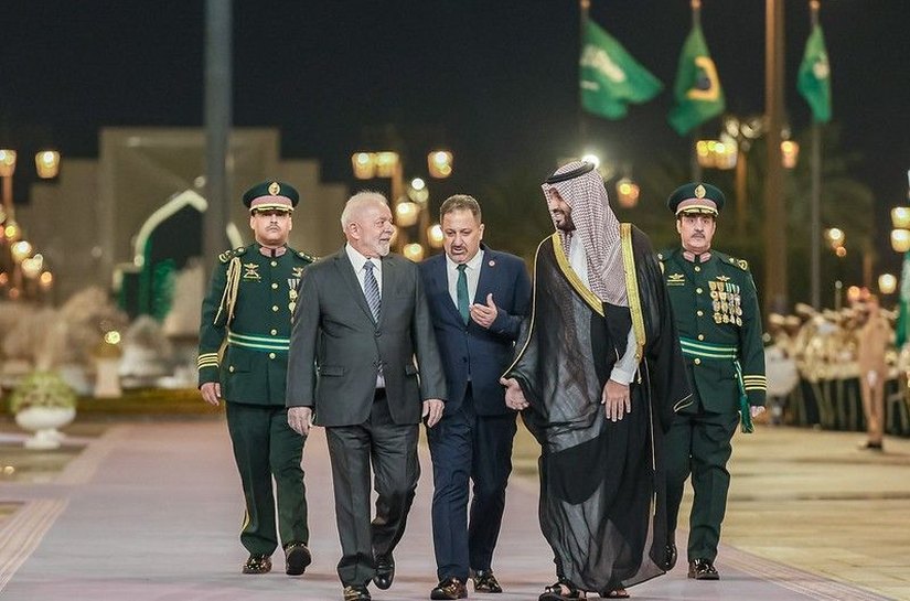 Brasil será 'Arábia Saudita da energia verde' em 10 anos, diz Lula em Riad