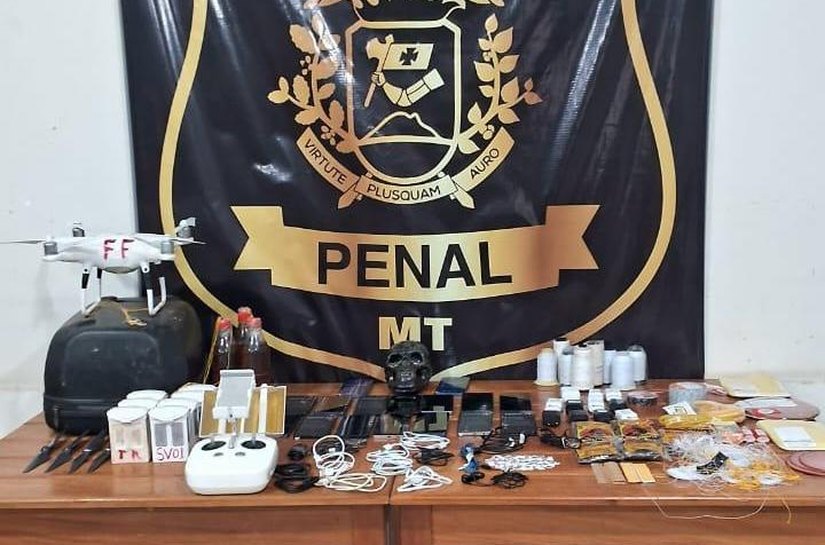 Policiais penais apreendem 16 celulares e evitam entrada de outros ilícitos na Penitenciária de Rondonópolis, MT