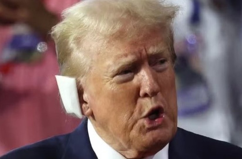 Com curativo na orelha, Trump faz primeira aparição pública após atentado em comício