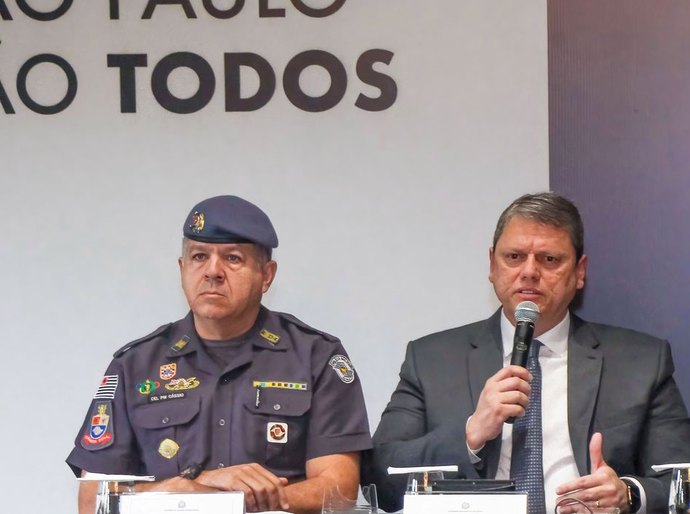 Operação policial na Cracolândia neste domingo termina com 15 presos