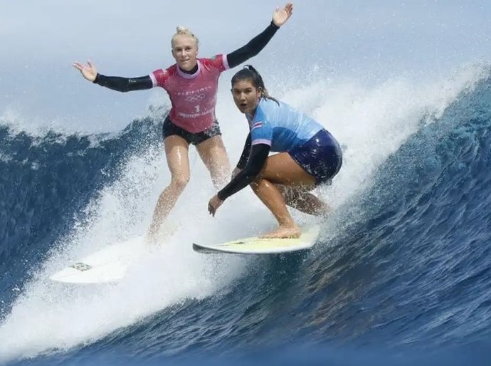 Brasil na final do surfe! Tatiana Weston-Webb vence Brisa e avança na Olimpíada