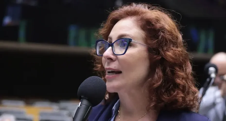 Advertisement  Câmara rejeita cassação de Carla Zambelli apesar de condenação no STF