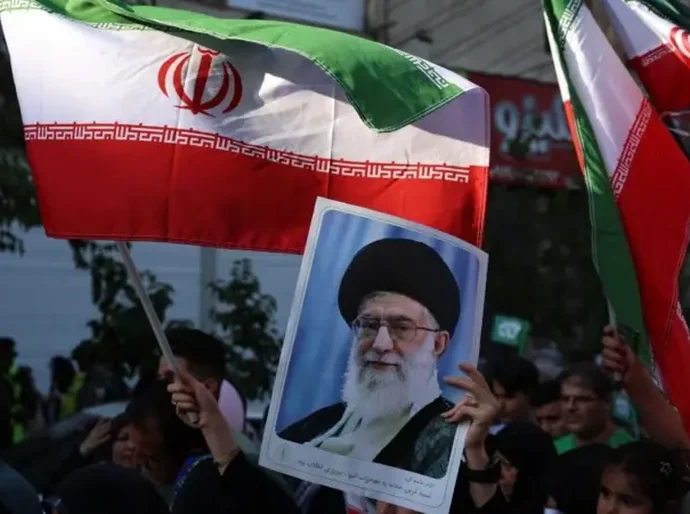 Quem é o líder supremo do Irã, Ali Khamenei, e qual a influência de sua família?