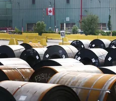 Canadá anuncia retaliação de US$ 20 bi em tarifas contra EUA: 'Não vamos ceder'