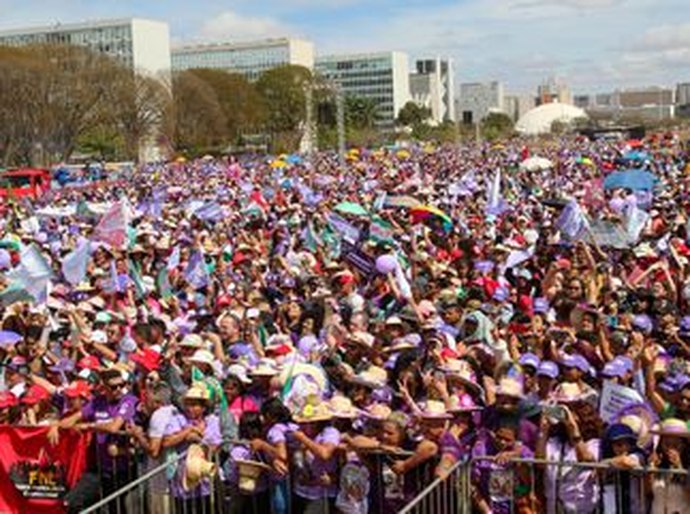 'Jamais resistirão à chegada da primavera', afirma Lula a Margaridas