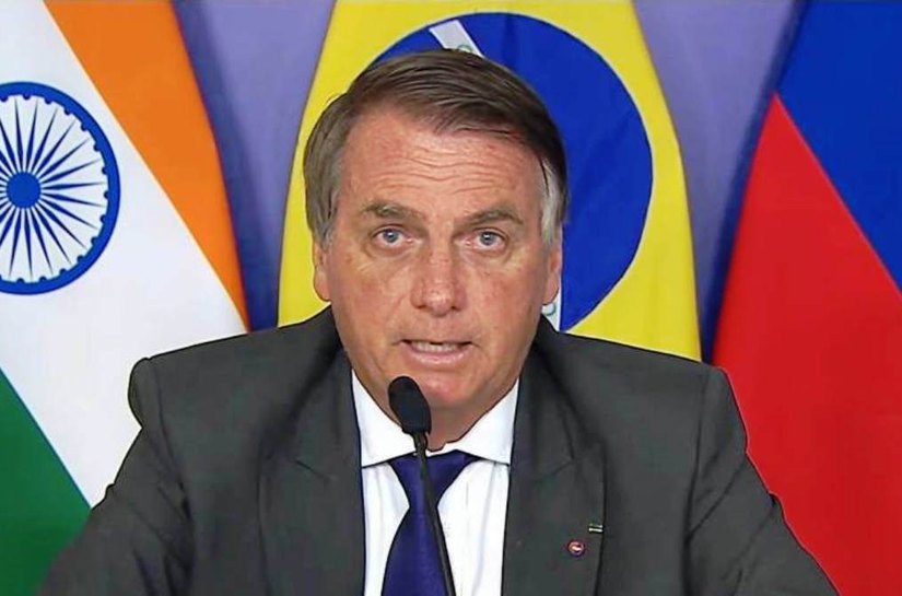 Em cúpula do Brics, Bolsonaro destaca parceria com China para vacinas