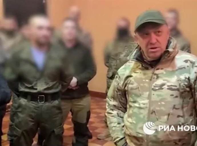 Mercenário russo pressiona Putin por recompensa após tomada de cidade ucraniana