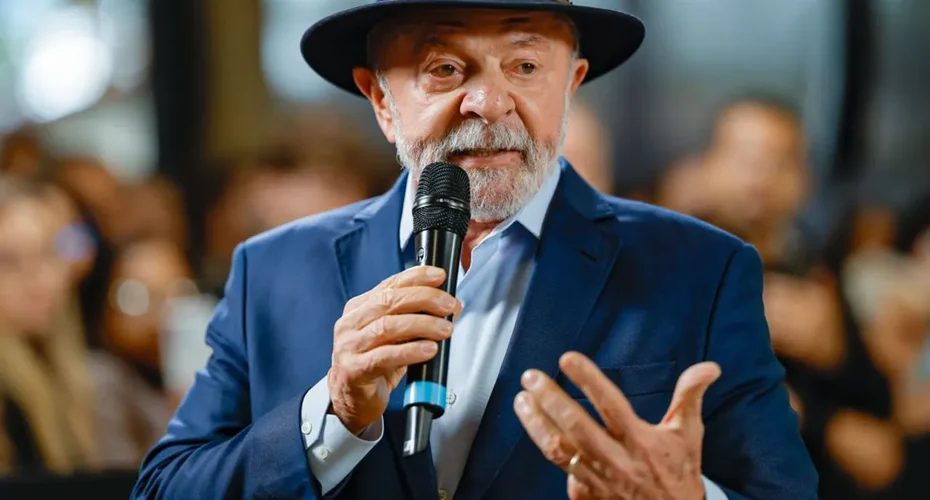 TSE aceita ação contra Lula por abuso em homenagem no Carnaval do Rio