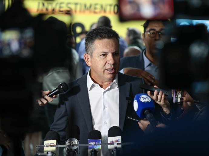 “Em breve, mais de 100 municípios de MT estarão com suas ruas 100% asfaltadas”, afirma Mendes