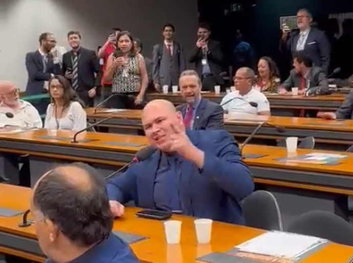 Veja Vídeos: Abílio é chamado de bandido, assassino e nazista durante audiência na Câmara dos Deputados sobre conflito entre Israel e Palestina