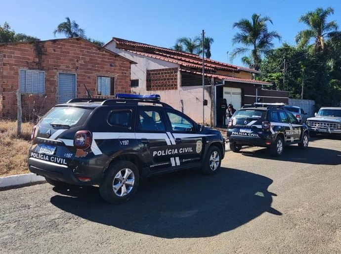 Polícia Civil cumpre mandados contra criminosos atuantes no tráfico de drogas em Barra do Garças,MT