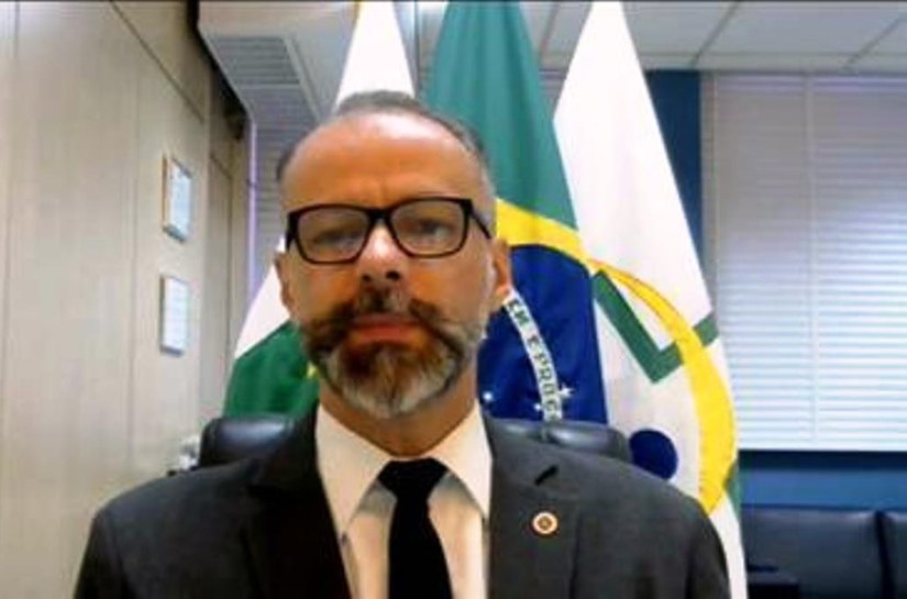 Presidente da Anvisa diz que prazo de cinco dias para aprovar vacinas contra a Covid-19 é 'irreal'