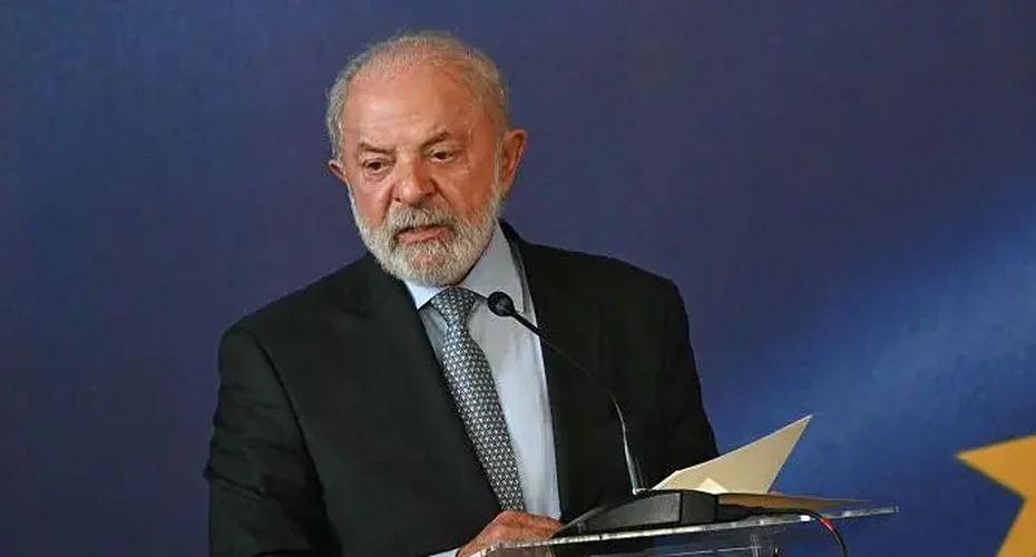 As conversas de Jeffrey Epstein e Noam Chomsky sobre Lula: 'Prisioneiro político mais importante do mundo'